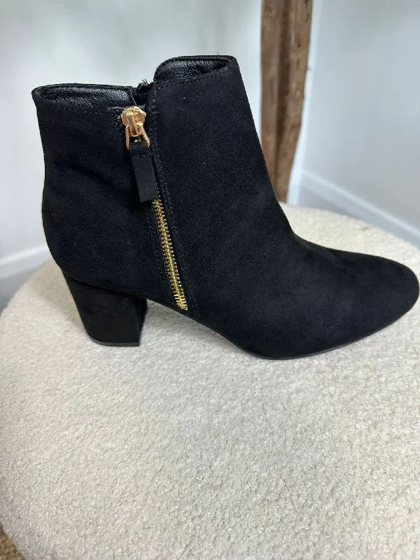 Gold Zip Ankle Boot Black