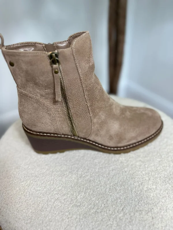 SP522 Wedge Heel Zip